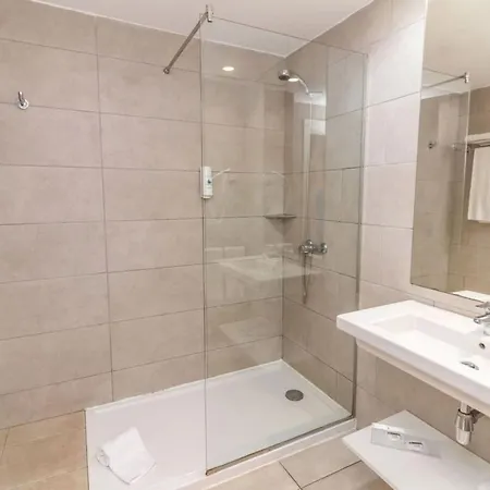 아파트 Lb Deluxe Con Media Pension, Wifi, A 250m De La Playa