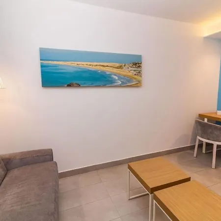 Lb Deluxe Con Media Pension, Wifi, A 250m De La Playa 아파트 *