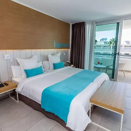 Lb Deluxe Con Media Pension, Wifi, A 250m De La Playa *